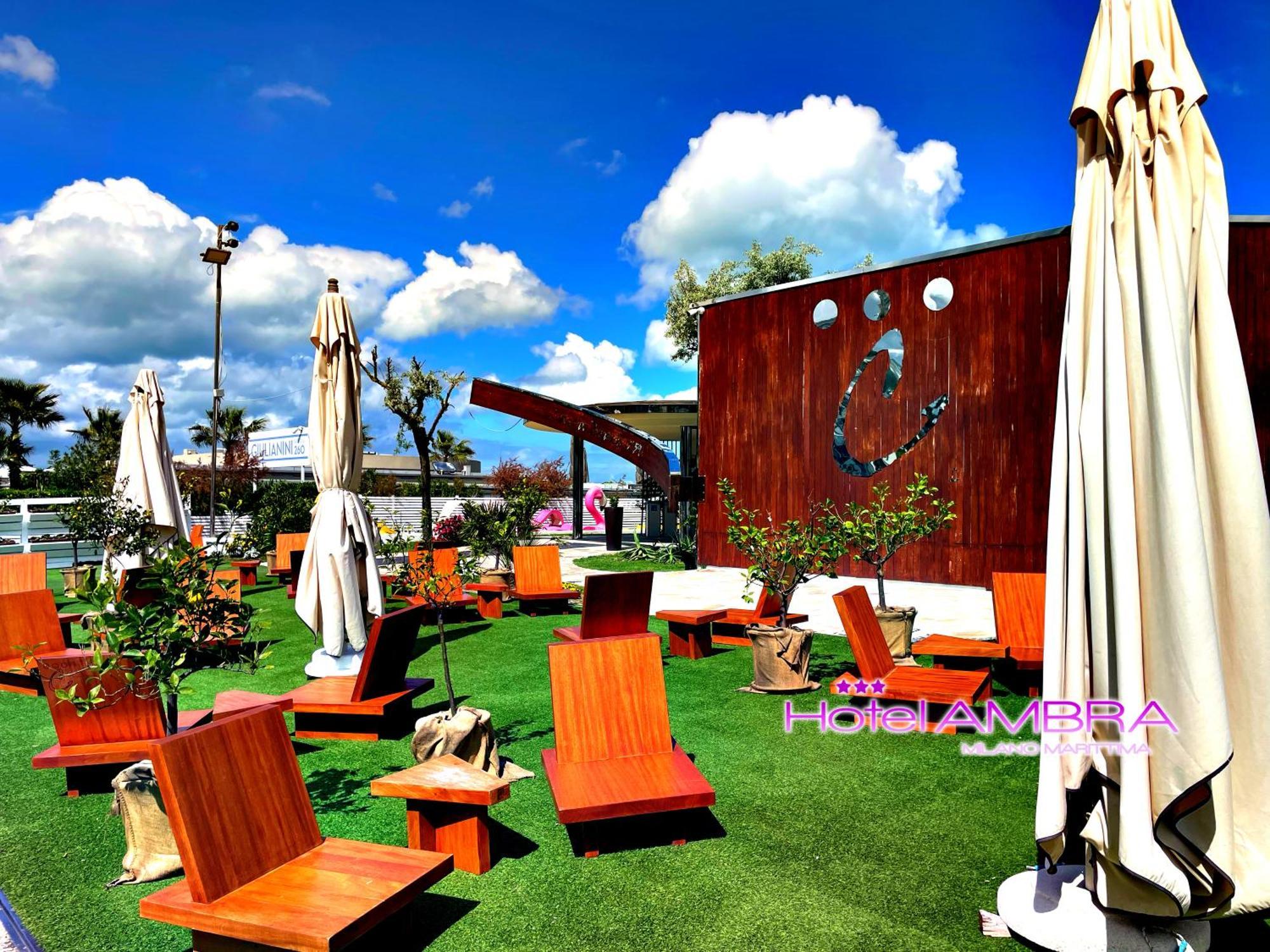 Hotel Ambra Milano Marittima Exterior photo