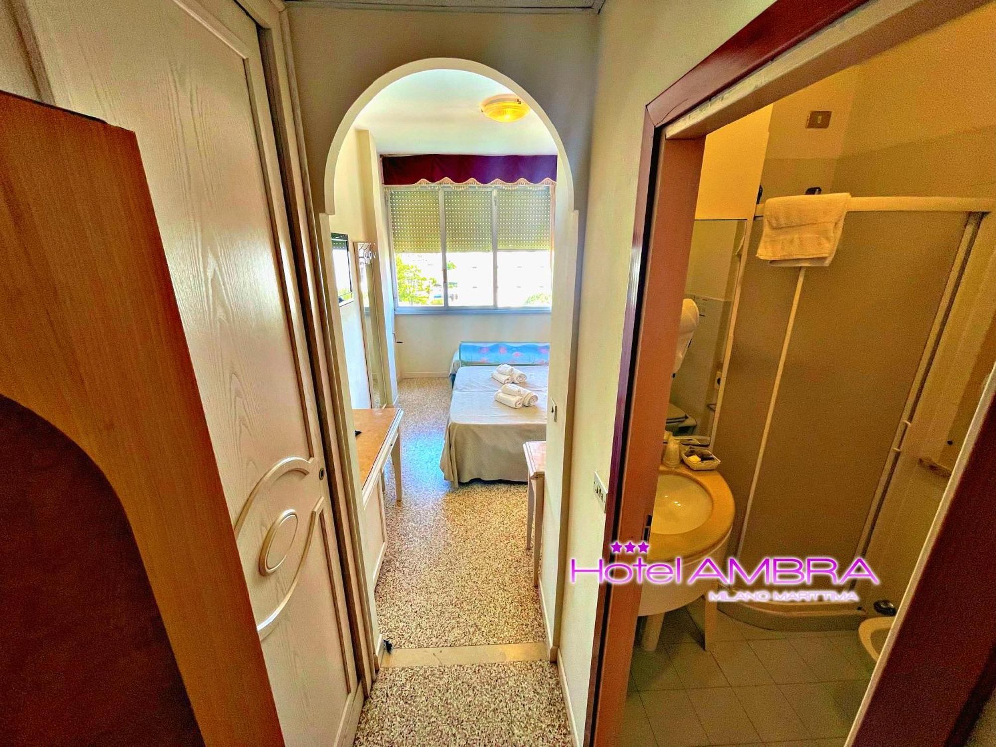 Hotel Ambra Milano Marittima Exterior photo